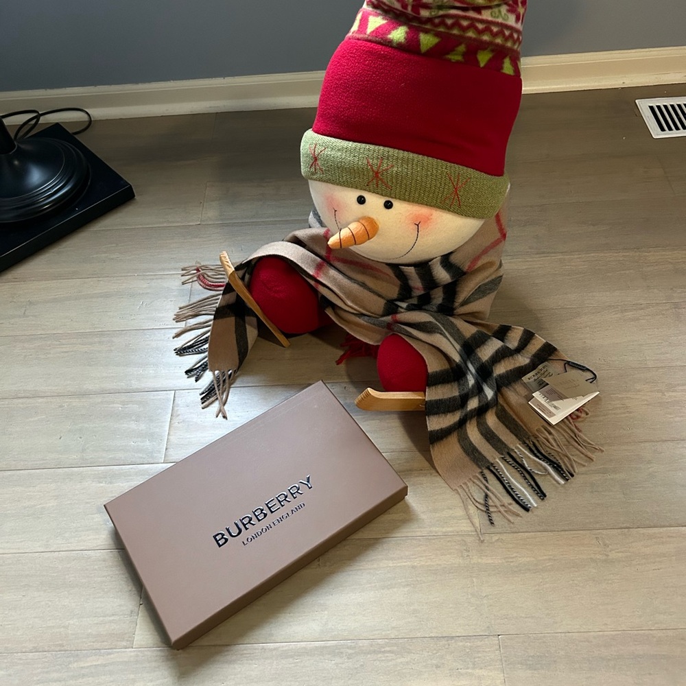 Burberry Brown Check Scarf - Picture 3 of 3